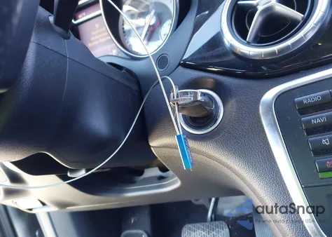 2014 Mercedes-Benz Cla 250 z USA, uszkodzony, nr VIN WDDSJ4EB7EN032368